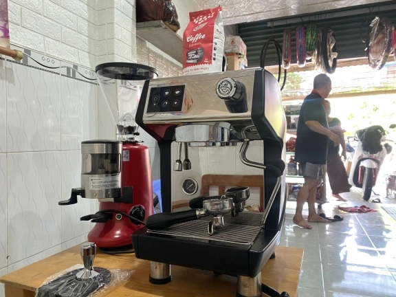 BÀN GIAO MÁY PHA 3200B VÀ MÁY XAY HC600